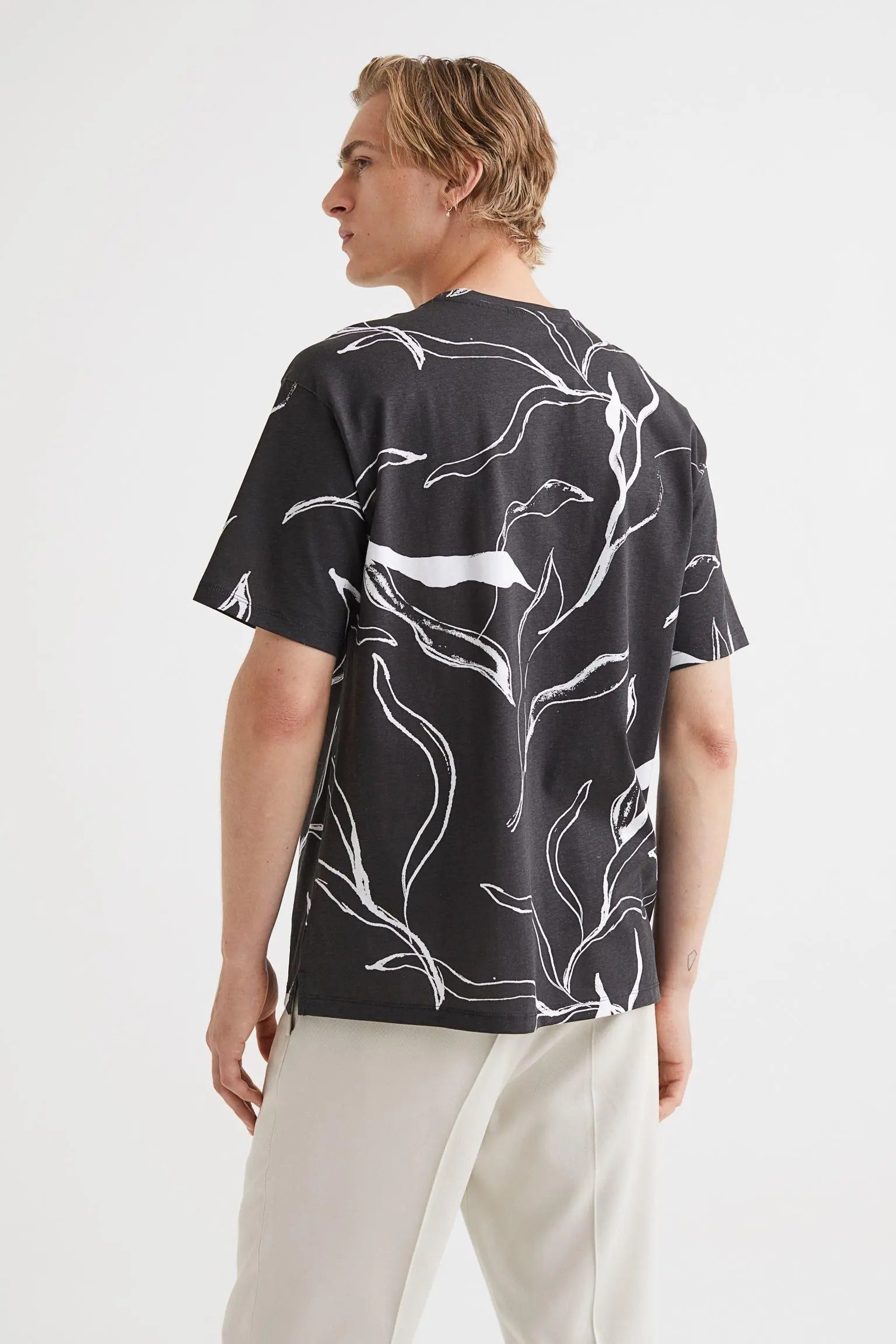 Men Black Print Round Neck T-shirt