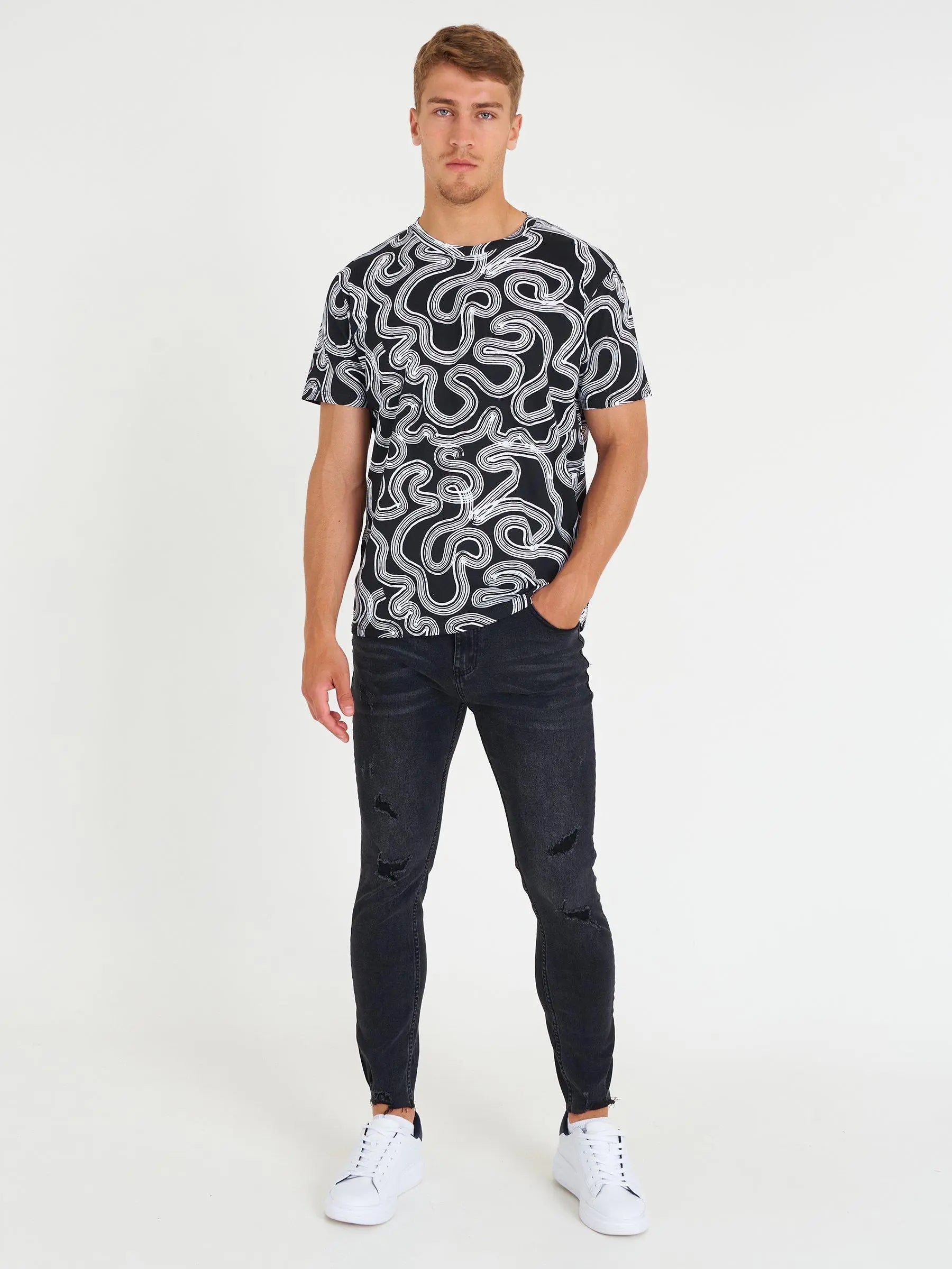 Men Curve Print T-shirt