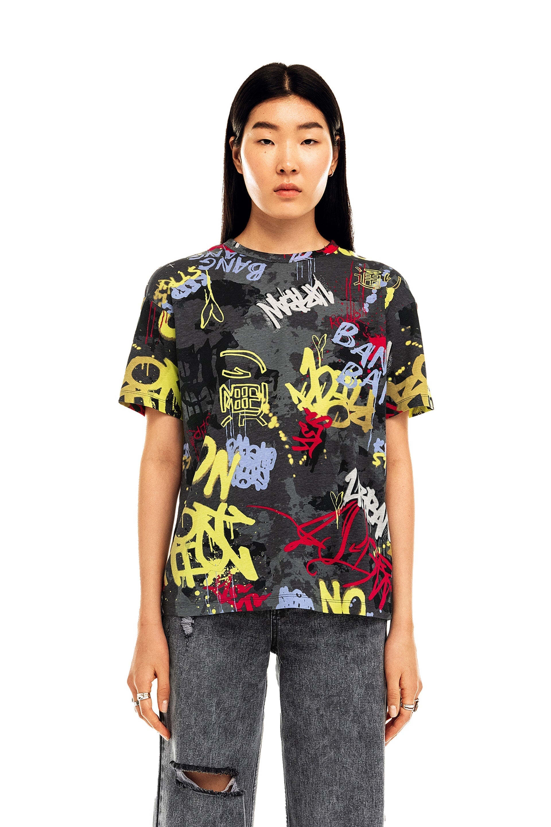 GRAFFITI PRINT ROUND NECK  T-SHIRT-WOMEN