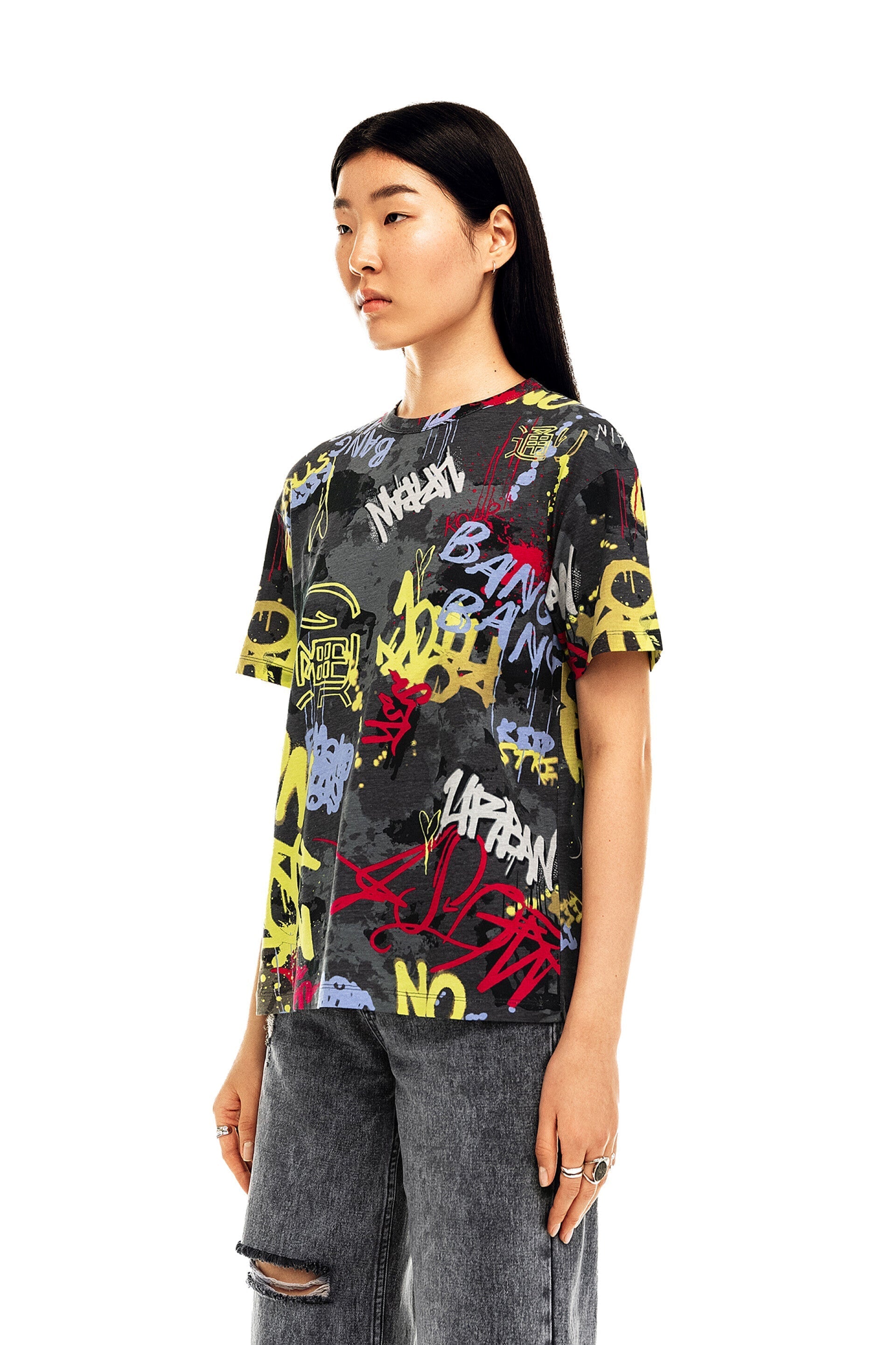 GRAFFITI PRINT ROUND NECK  T-SHIRT-WOMEN