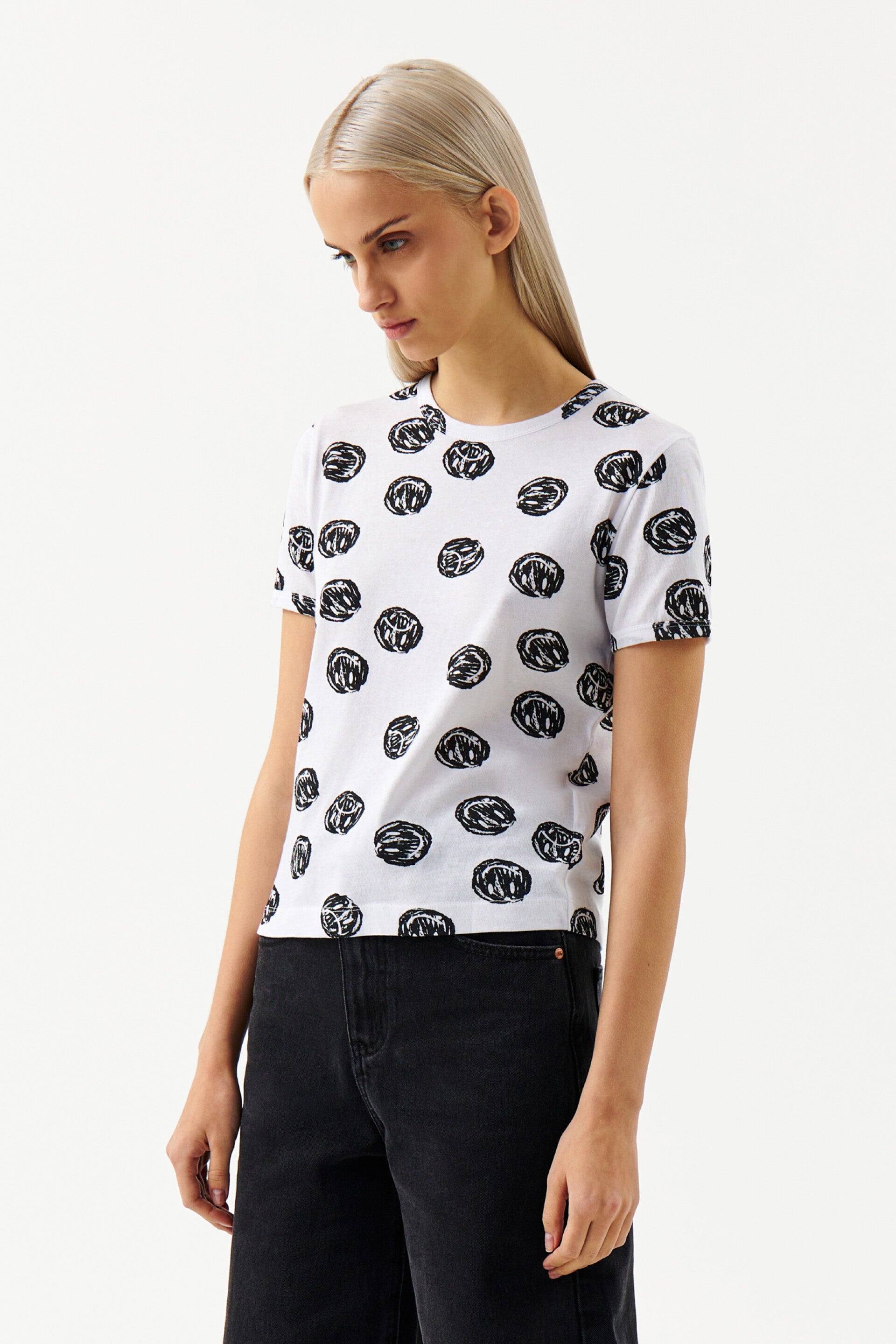 Black Round Pattern T-Shirt For Women