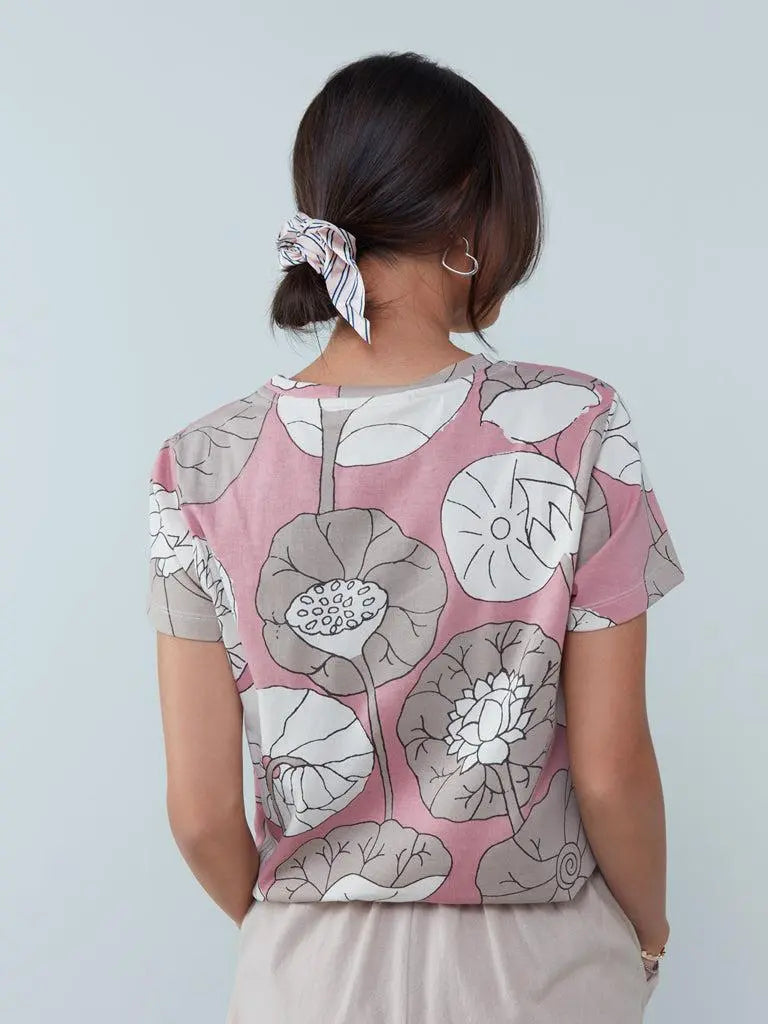 Classy Floral Print Round-Neck T-shirt